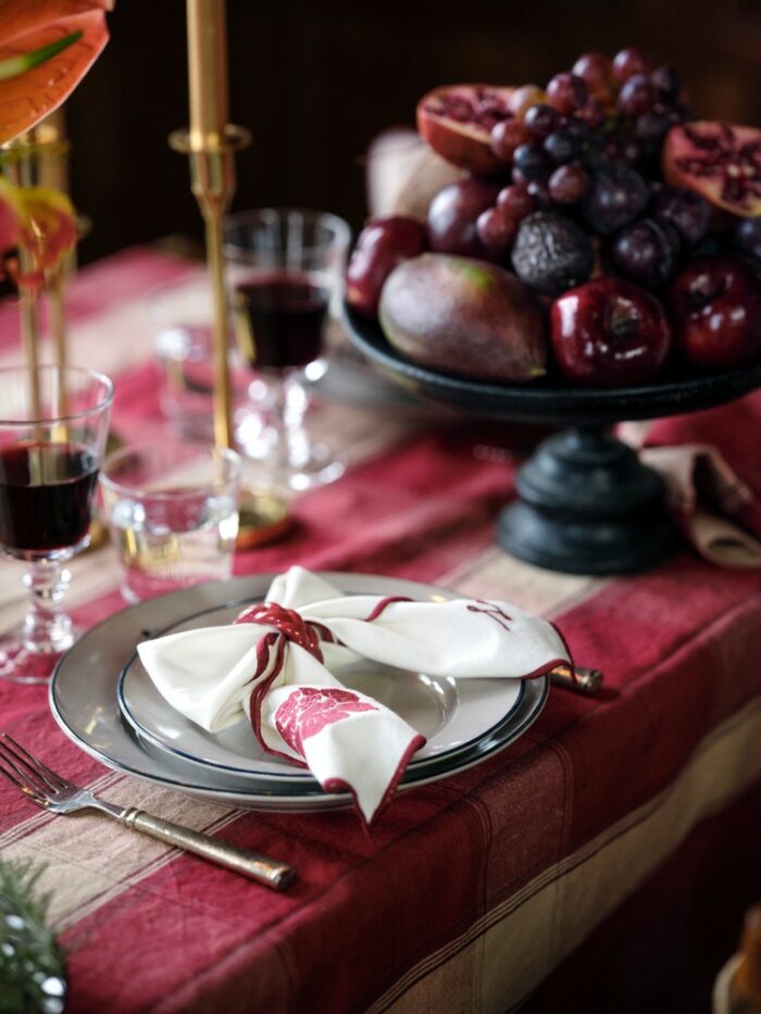 LEXINGTON Flower Embroidered Linen/Cotton Napkin – Bild 4