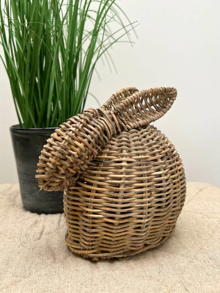 RM  Rustic Rattan Easter Bunny Statue